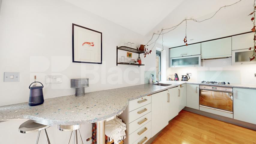 Elegant Two Bedroom Top Floor Residence with Private Balcony Barnsbury Grove, Caledonian Road / Kings Cross